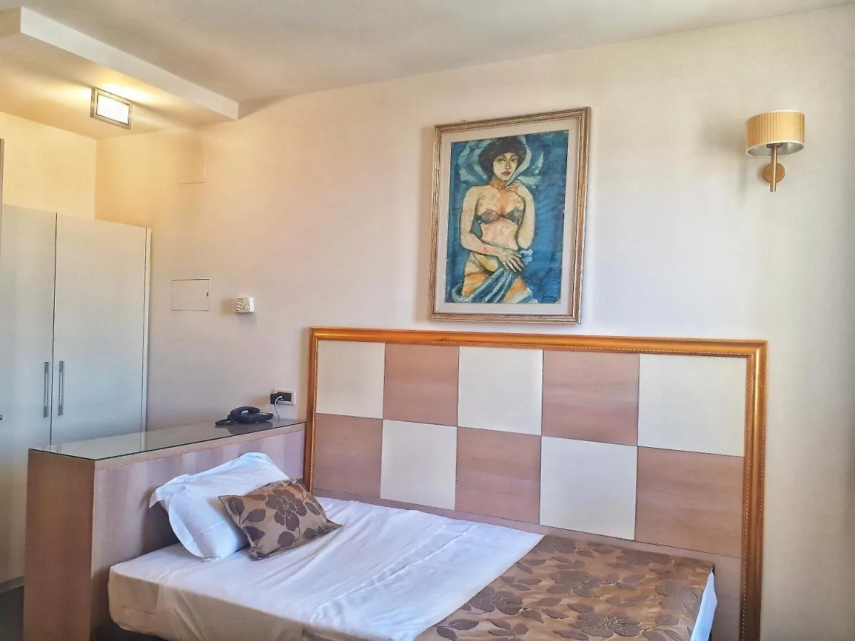 טאורמינה Hotel Le Chevalier