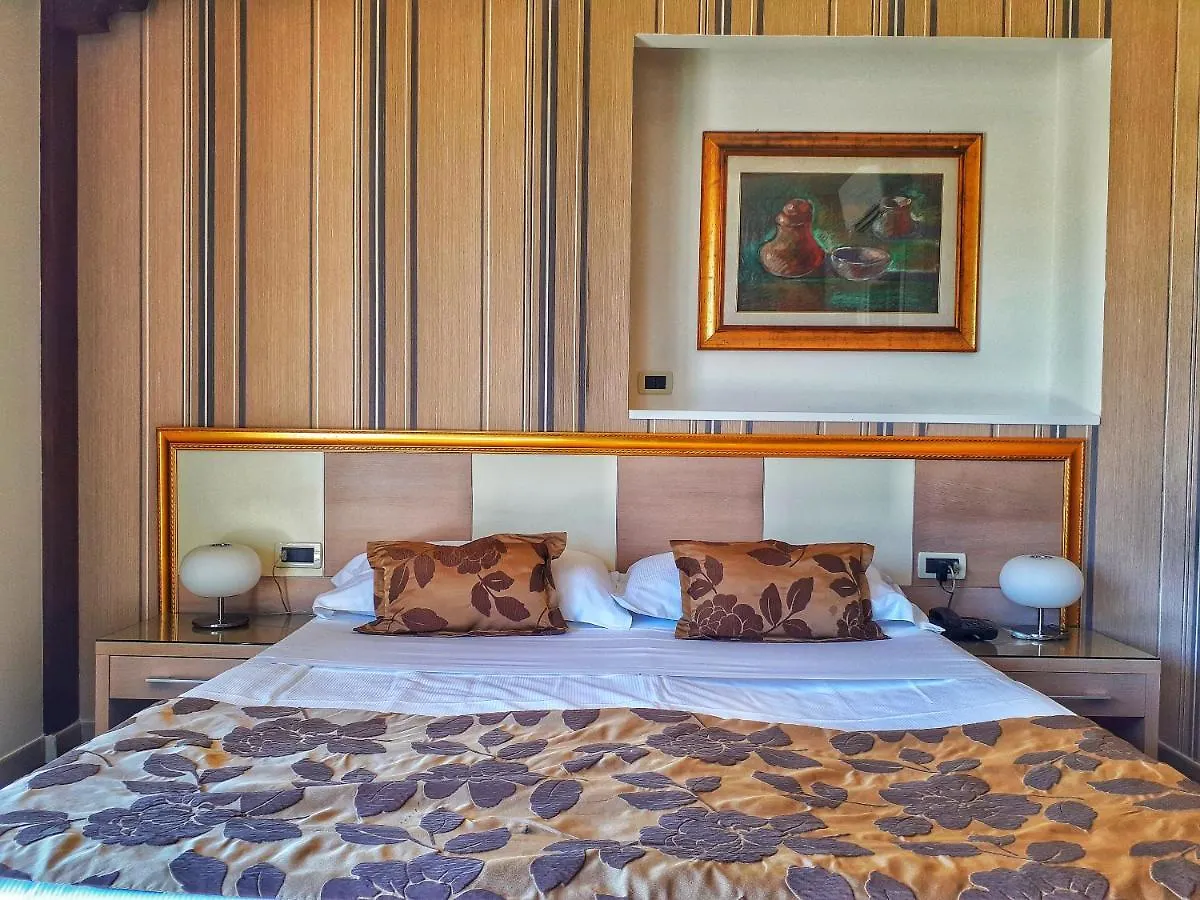 טאורמינה Hotel Le Chevalier איטליה
