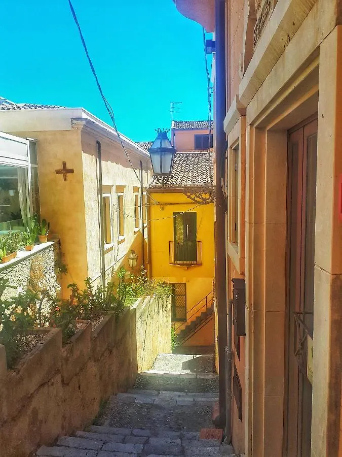 טאורמינה Hotel Le Chevalier