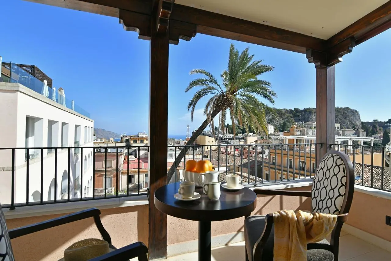 טאורמינה Hotel Le Chevalier