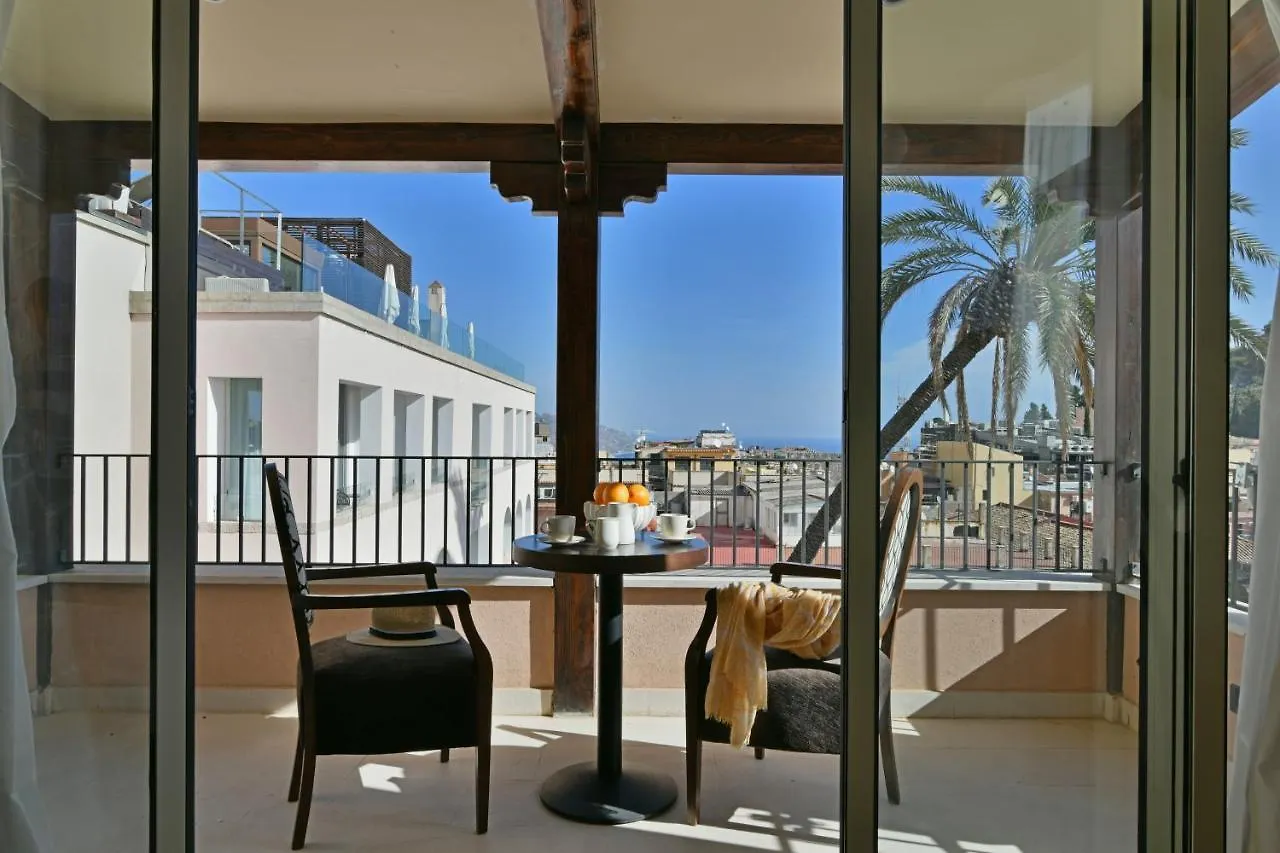 טאורמינה Hotel Le Chevalier