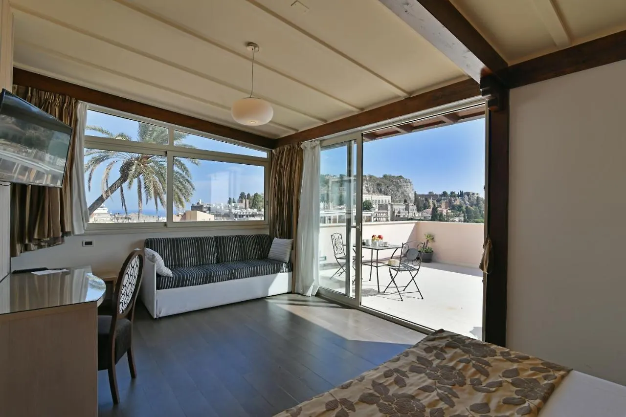 טאורמינה Hotel Le Chevalier איטליה