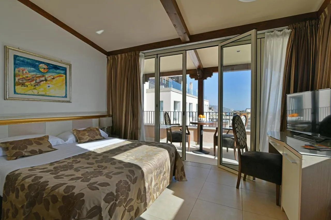 טאורמינה Hotel Le Chevalier 2*,  איטליה