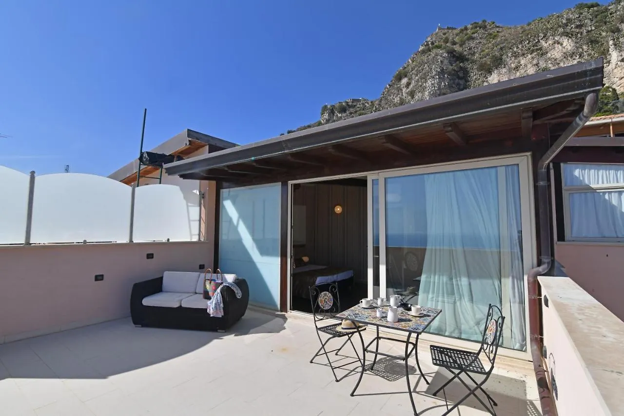טאורמינה Hotel Le Chevalier