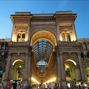 Gardone - Ampio Con 2 Da Letto - Comodo Per Duomo! Appartement Milan